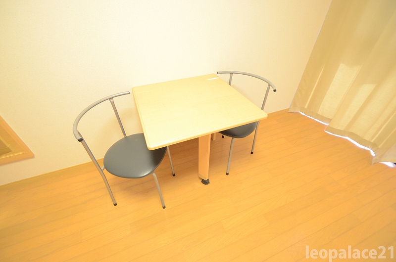 レオパレスサルース ベッドルーム