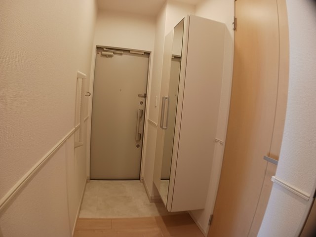 ルーセント　プレイス 玄関