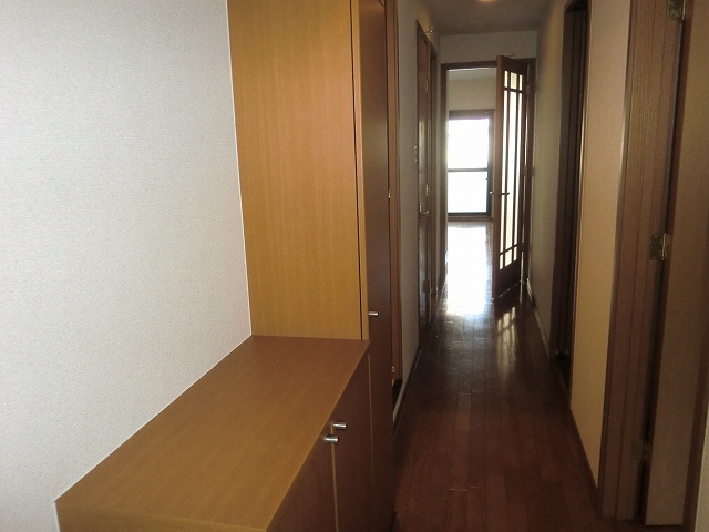 ボニ－トティエラ 玄関