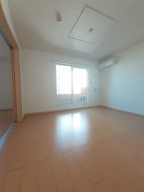 メゾン甲安 リビング