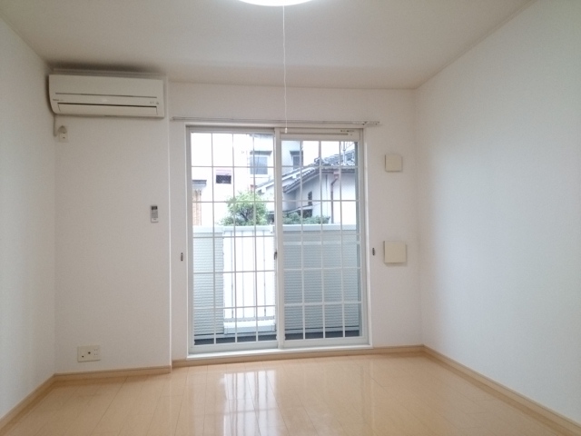 シス・アムール リビング