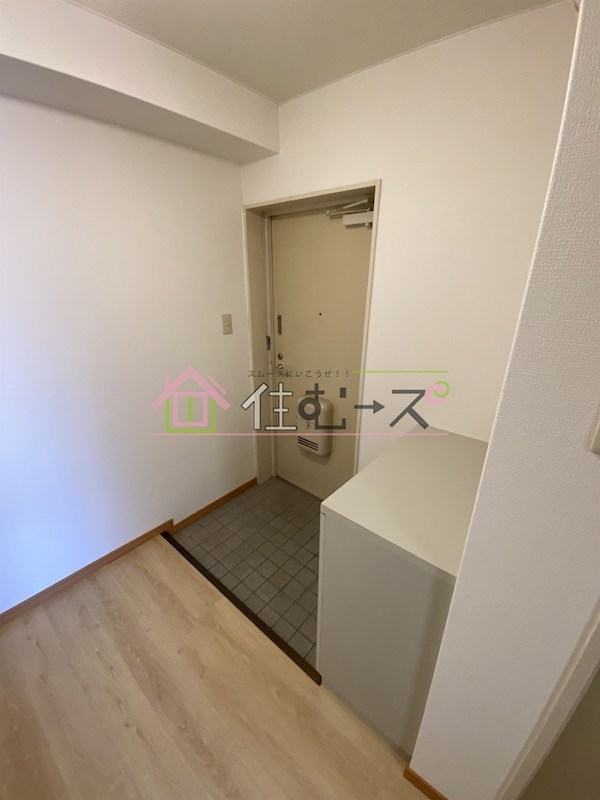 シャトーイズミ 玄関