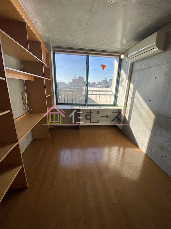 メネダス ベッドルーム