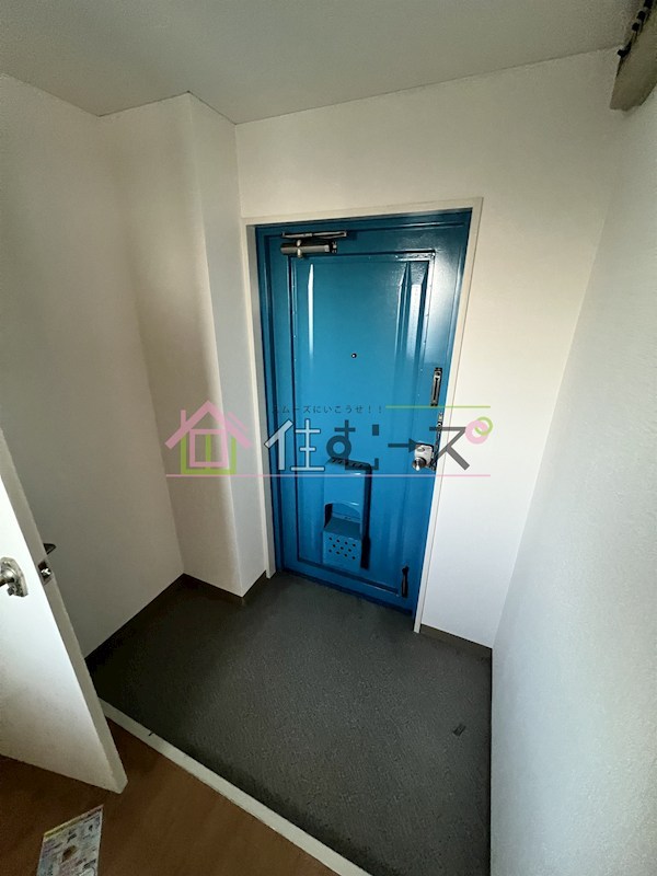 コーセー5番館 玄関