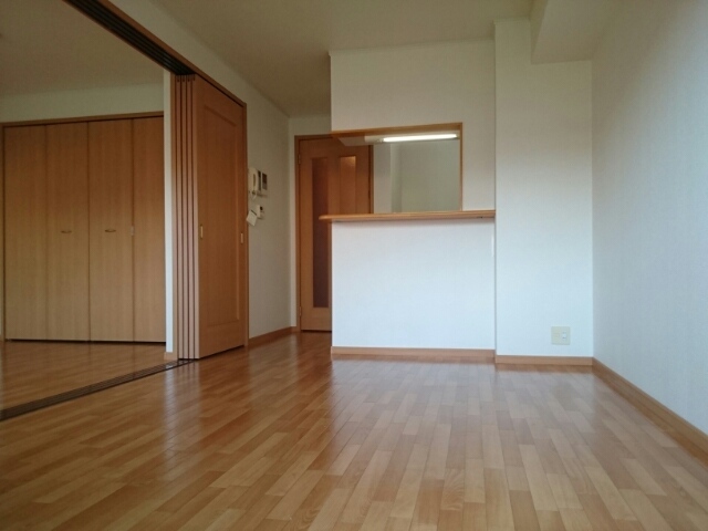 インヴィテ・ボヌ－ルⅡ番館 リビング