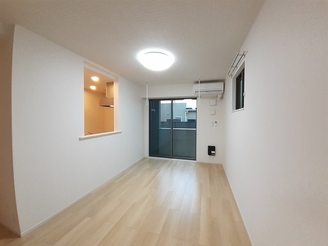 シャイン リビング