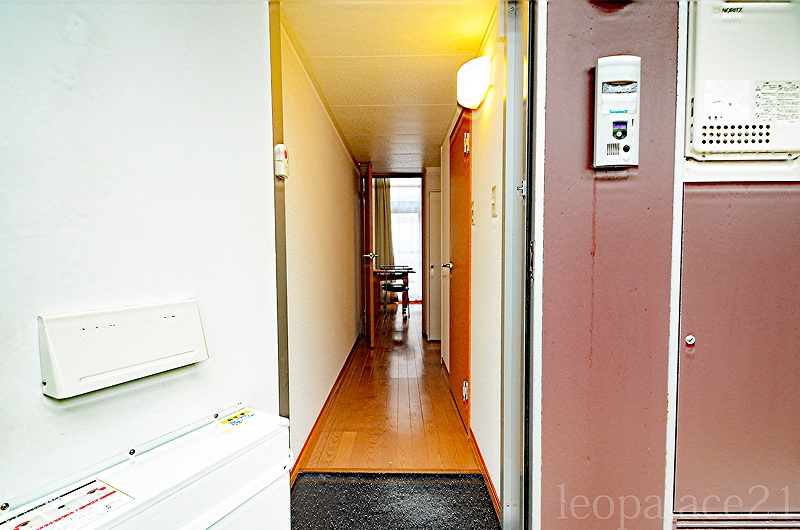 レオパレス桜通り 玄関