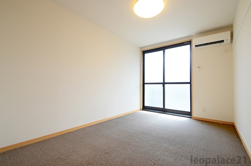 レオパレスノンノ　ミーオ ベッドルーム