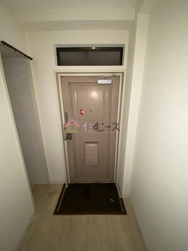 グランビルドアビコⅡ 玄関