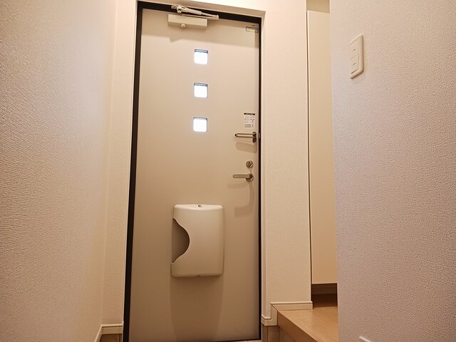 プチフローラ　北野田Ⅲ 玄関