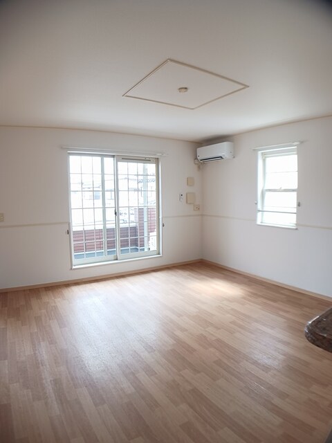 サン・オ－ク リビング