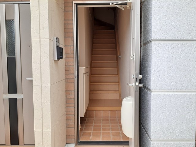 メイプル　レジデンス 玄関