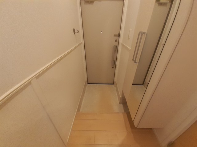 アンダンテ郡津 玄関