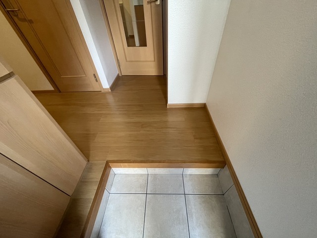 ヴァルムハイツ 玄関