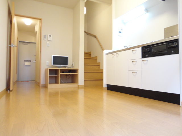 レオパレスそれいゆ北本町 リビング