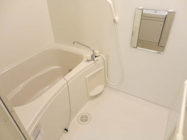 レオパレスそれいゆ北本町 風呂画像