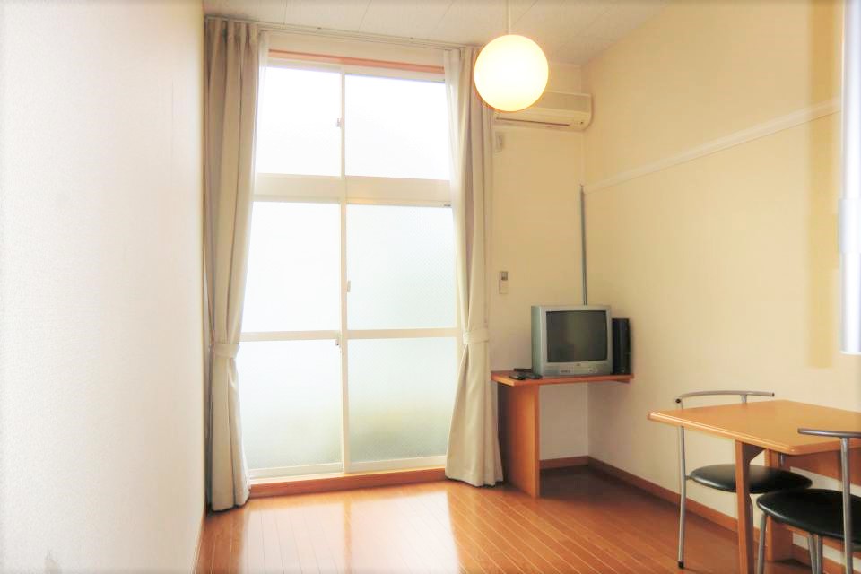 レオパレスニュー猪名寺 ベッドルーム