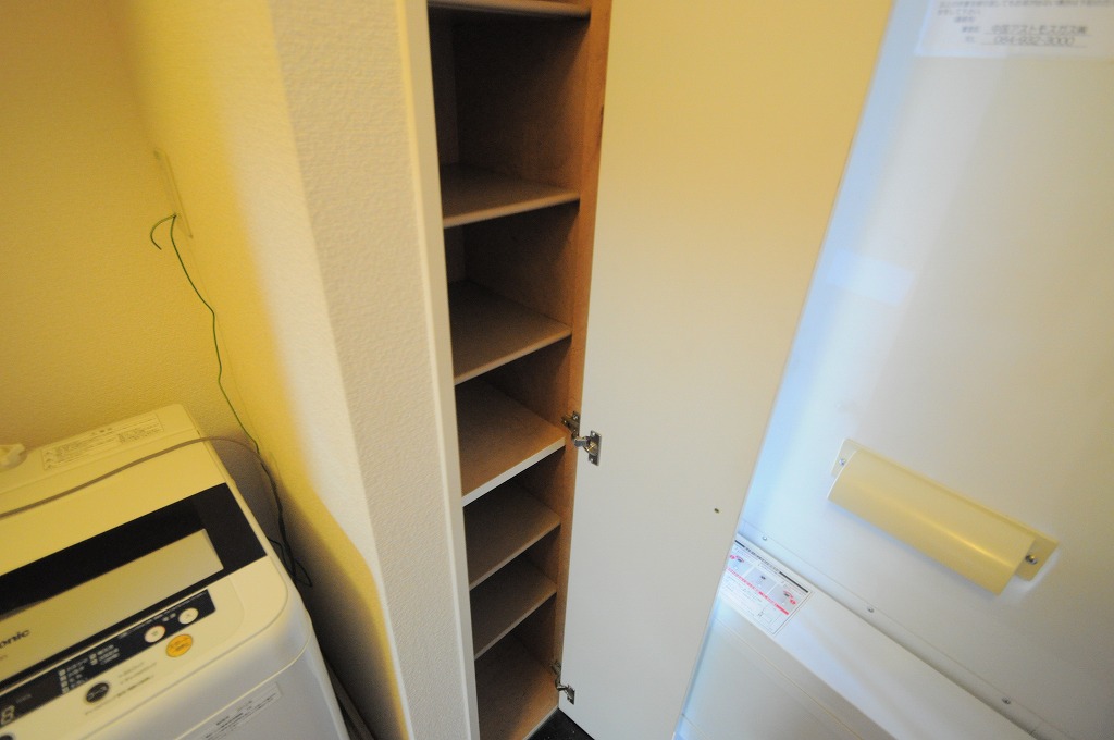 レオパレス瓢箪山 玄関