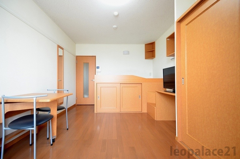 レオパレスリバーサイド リビング