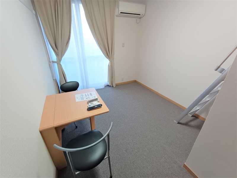 レオパレスいえぷり リビング