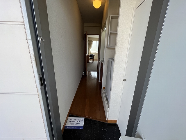 レオパレスＫＡＭＩＹＡ 玄関