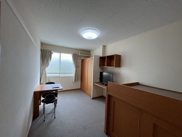 レオパレスＫＡＭＩＹＡ リビング