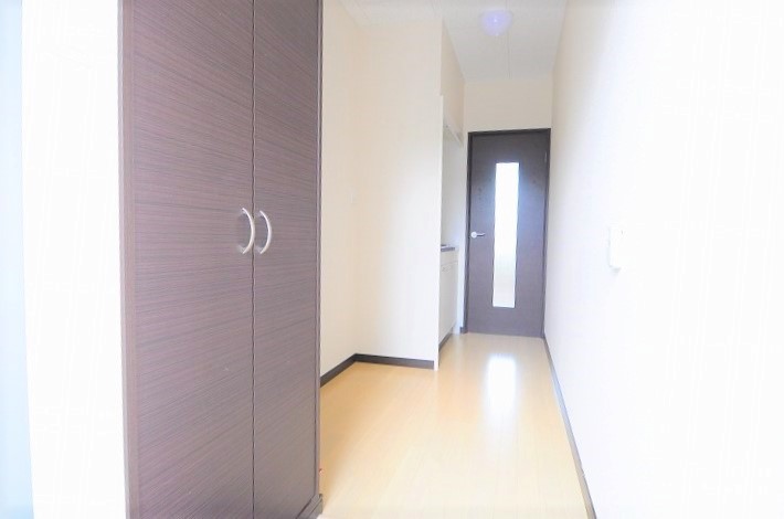 レオネクストＯＨＩⅤ 玄関