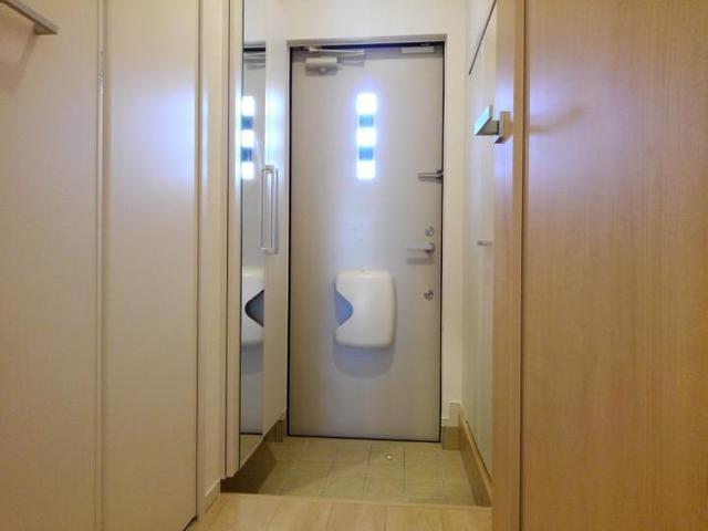 ラヴィエベル 玄関