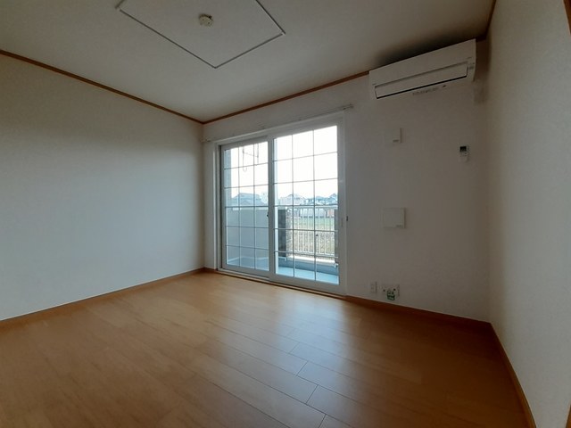 ロイヤルヒルズ高松 リビング