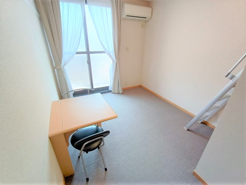 レオパレスエルヴェール　サンク リビング