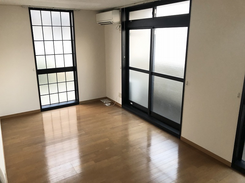 レオパレス二色の浜Ａ リビング