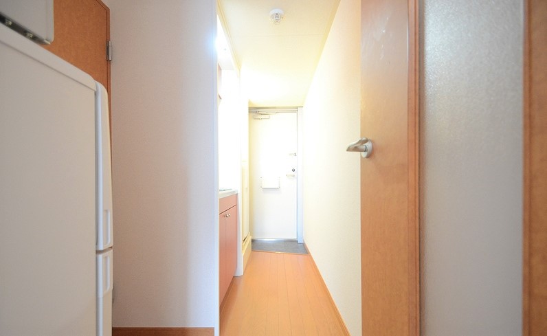 レオパレスＩＭＰＵＬ 玄関