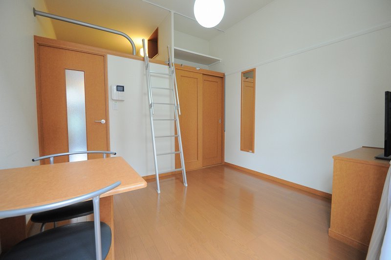 レオパレスハイツ　牧野 リビング