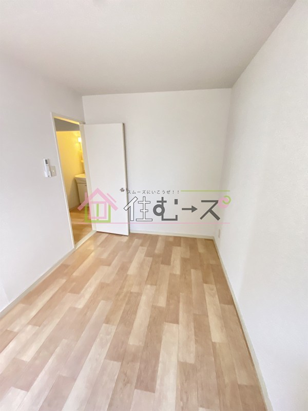 レジデンス三津屋 リビング