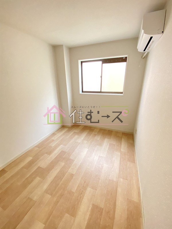 レジデンス三津屋 ベッドルーム