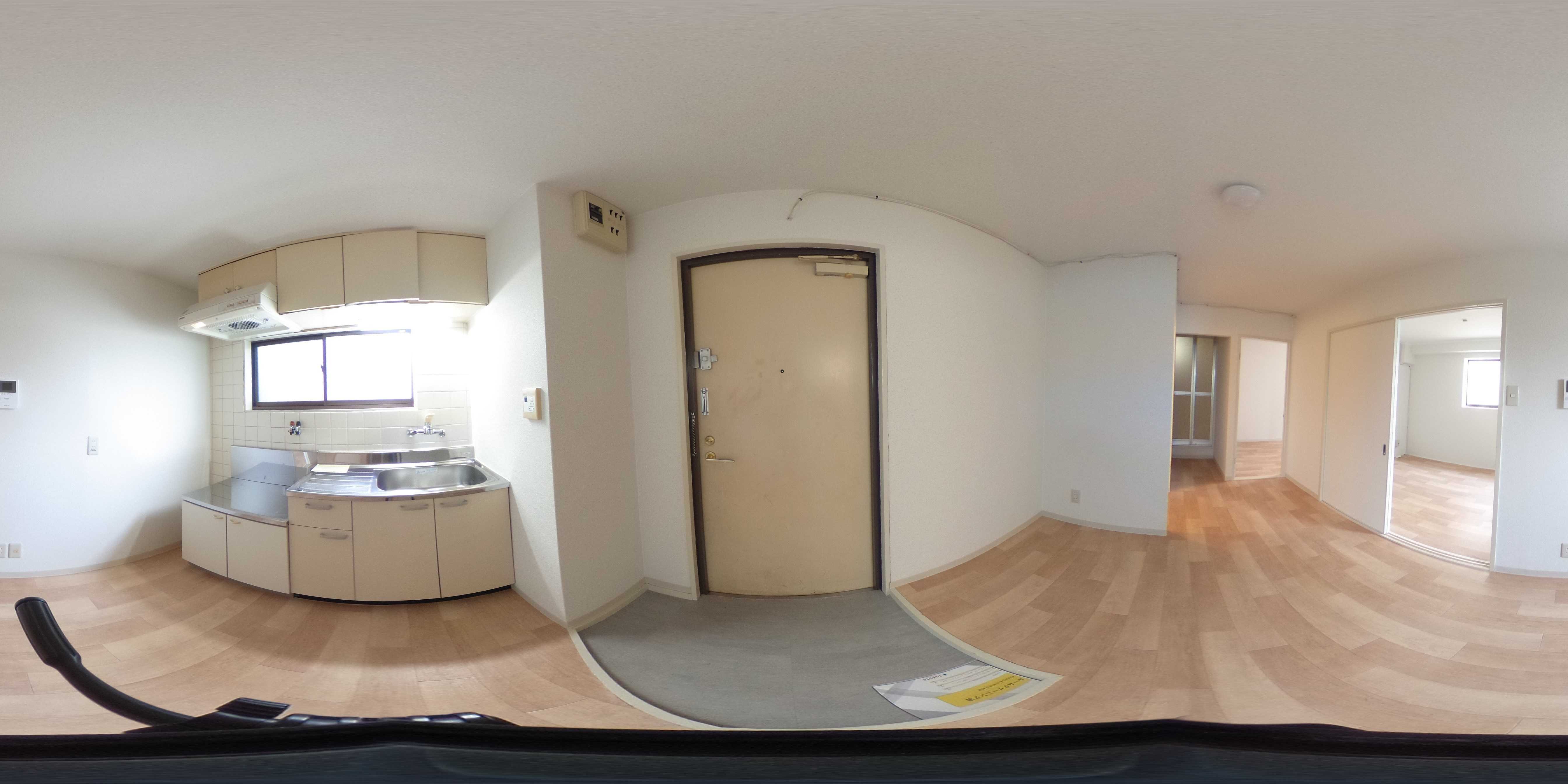 レジデンス三津屋 玄関