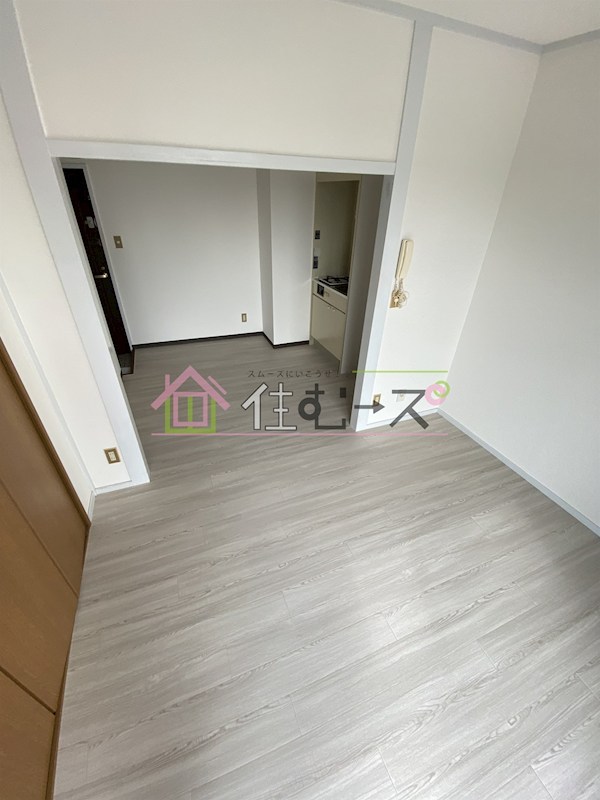 グランドハイツ三津屋北 リビング