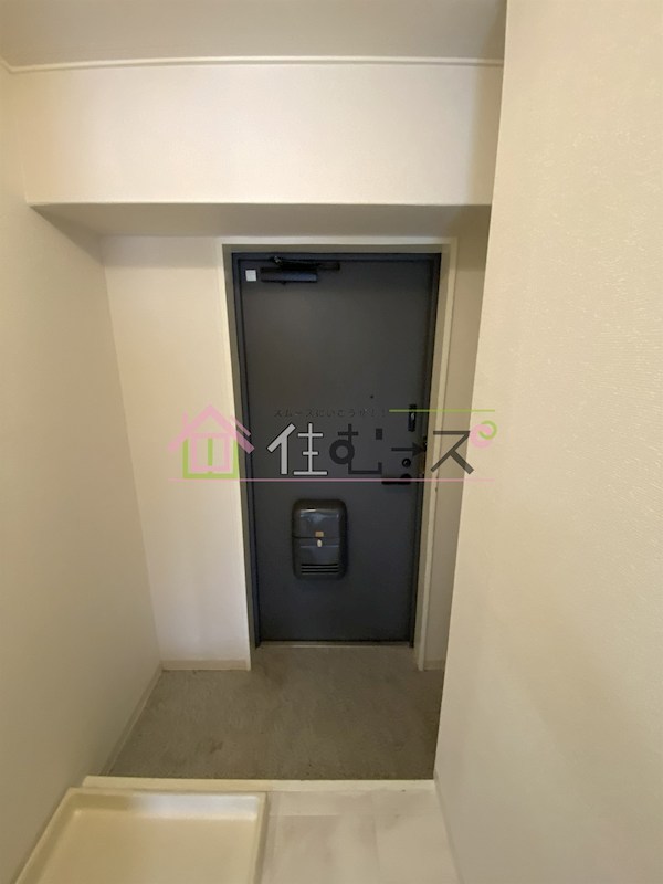 R-CUBE新大阪 玄関