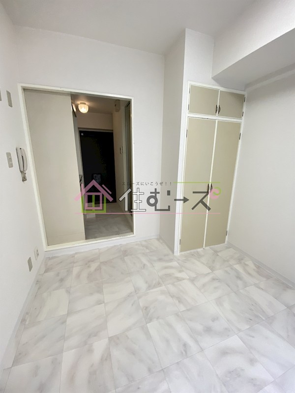 R-CUBE新大阪 リビング