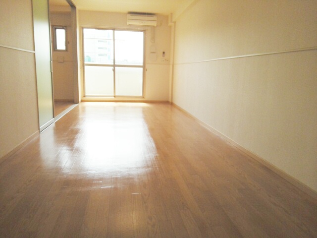 メゾンラフィネ リビング