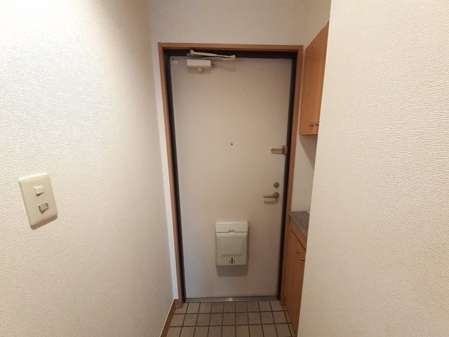 クローバーハイツ 玄関