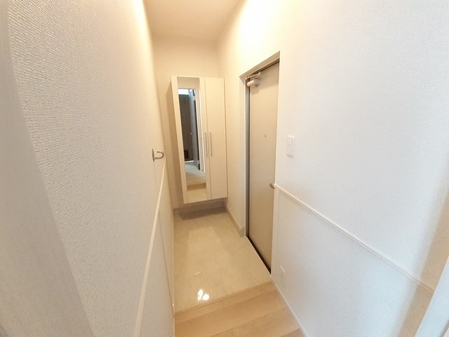 モデルノ　ケマ 玄関