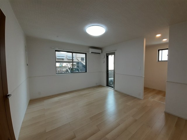 モデルノ　ケマ リビング