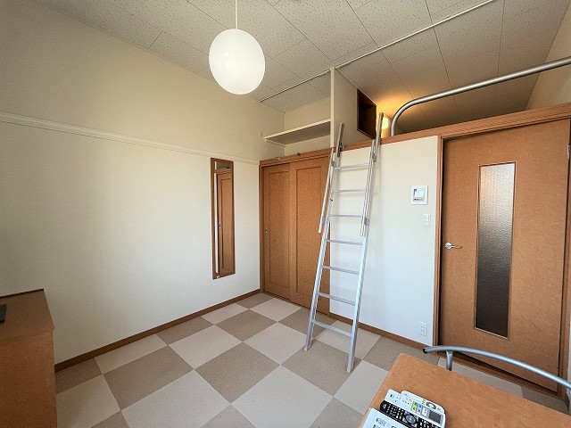 レオパレスセントラルたかはし リビング