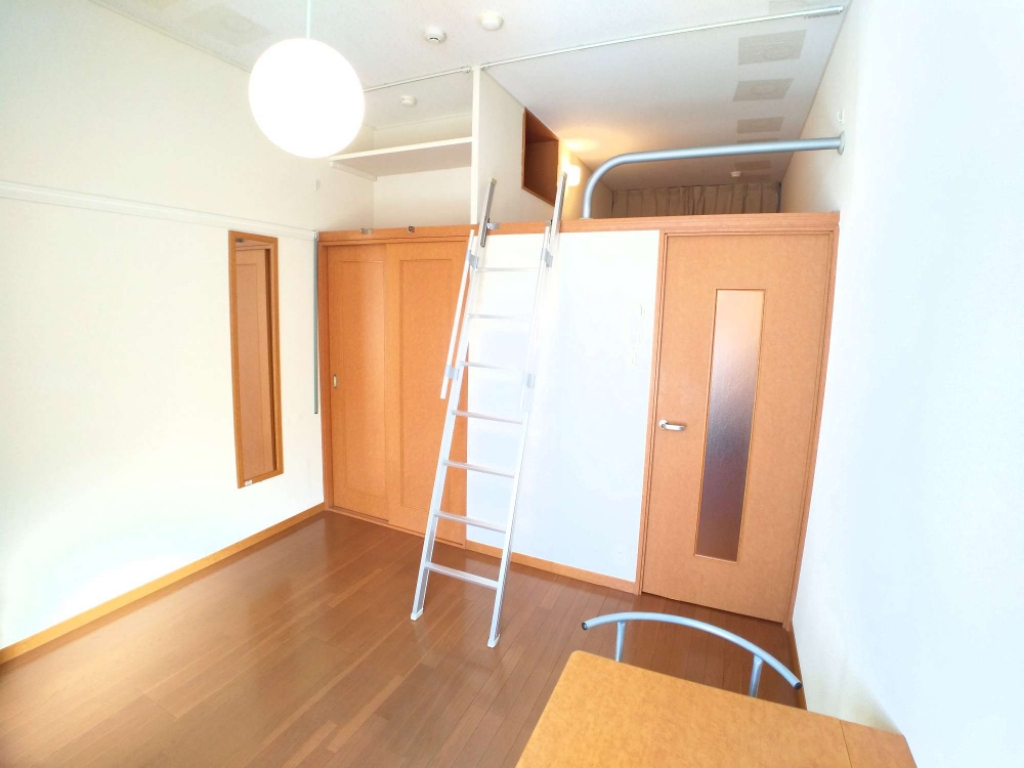 レオパレス有富 ベッドルーム