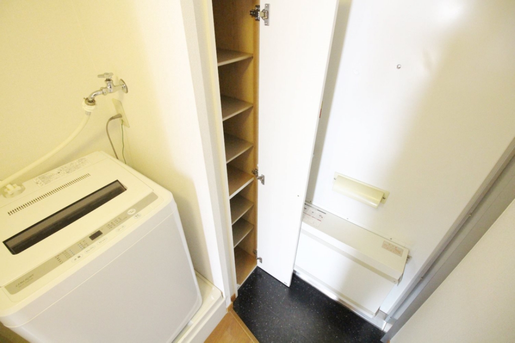 レオパレス山坂 玄関