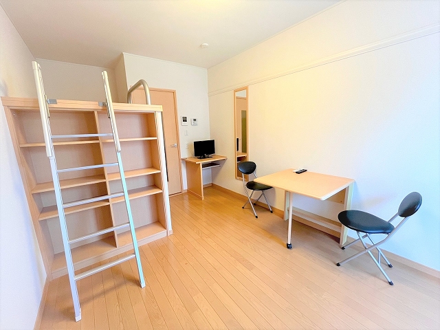 レオパレス陽木の宿 リビング