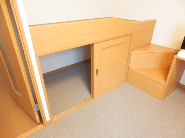 レオパレス裕 ベッドルーム