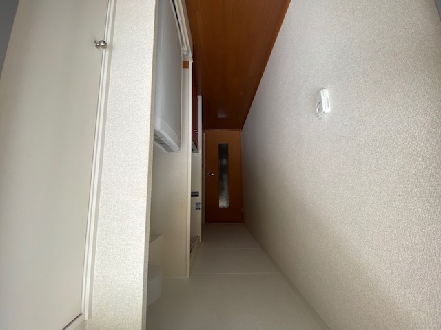 レオパレスＷＩＮＤＳ 玄関