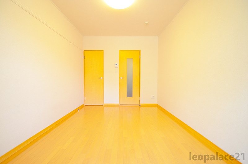 レオパレスプラスパ寿 ベッドルーム